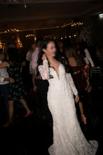 C2023-LS337B - vestido de novia adornado de manga larga transparente con cuello en V sexy y falda desmontable