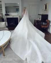 C2023-LS20T - Vestido de novia de manga larga con escote ilusión transparente y cola desmontable