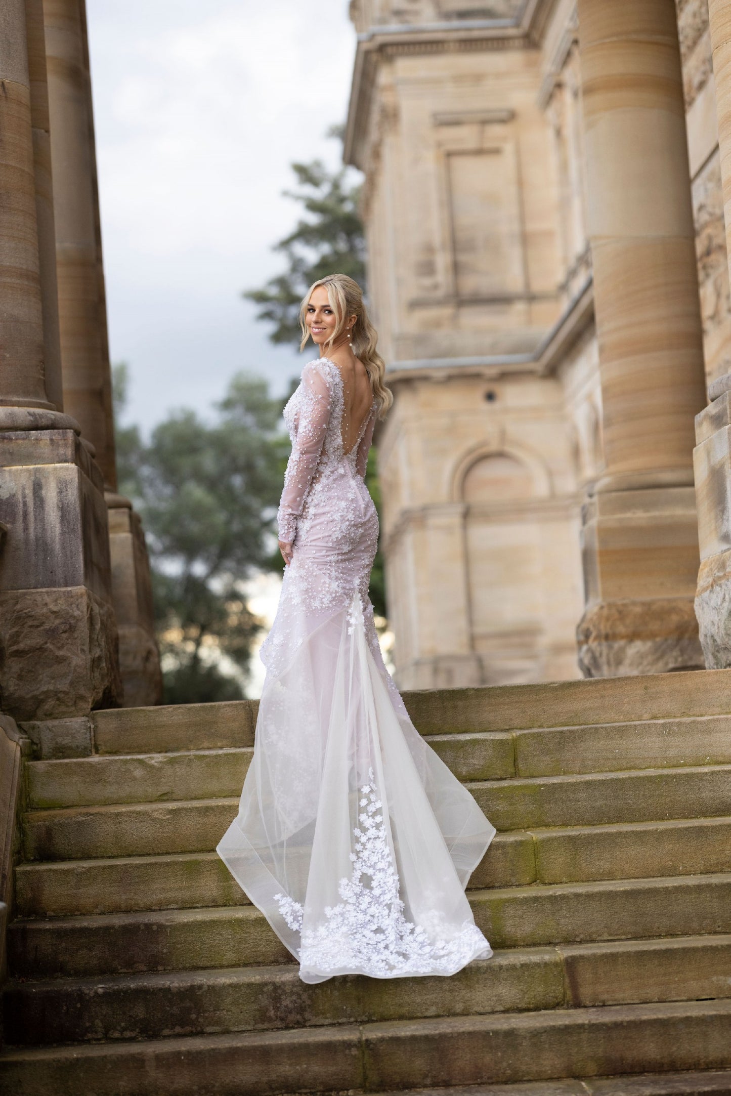 C2023-VLS - sexy v-neck beaded long sleeve wedding gown with veil
