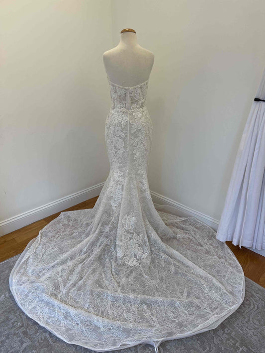C2023-SL822F - sweetheart strapless lace wedding gown