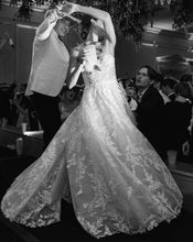 C2023-SA733B - robe de mariée trapèze sans bretelles en dentelle perlée et broderie