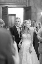 C2023-SA733B - robe de mariée trapèze sans bretelles en dentelle perlée et broderie