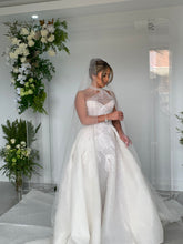 C2023-HBG28 - robe de mariée robe de bal sans manches avec décolleté dos nu et fente