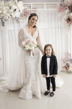 C2024-SV40F - vestido de novia entallado sin mangas con escote en pico