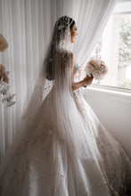 C2024-BG212b - sleeveless scoop neck wedding ball gown dress