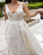 C2024-SV55 - robe de mariée grande taille sans manches à col en V