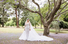 C2024-LS77B - vestido de novia con pedrería de cristal, manga larga transparente y escote ilusión