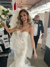 C2024-FF228 - vestido de novia de encaje con pedrería, sin tirantes, ajustado a vuelo y corpiño tipo corsé