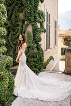 C2024-SS63F - Vestido de novia de encaje con pedrería y hombros descubiertos y corpiño tipo corsé