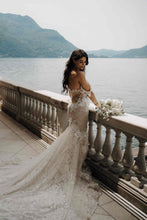 C2024-SS63F - Vestido de novia de encaje con pedrería y hombros descubiertos y corpiño tipo corsé