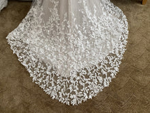 C2024-SF91 - vestido de novia sin tirantes con escote corazón y adornos con motivos florales