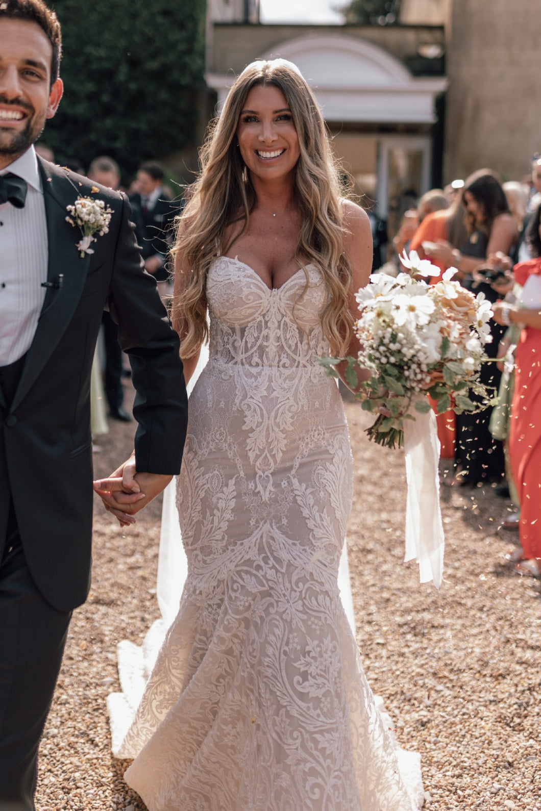 C2024-SSL40 - robe de mariée bustier en dentelle avec broderie de perles