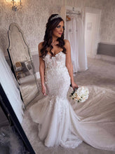 C2024-SS40L - robe de mariée bustier en dentelle avec applications de perles