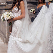 C2024-SS40L - robe de mariée bustier en dentelle avec applications de perles