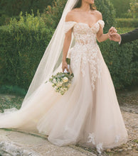C2024-FS72 - vestido de novia evasé con hombros descubiertos, encaje de pedrería y corpiño bordado