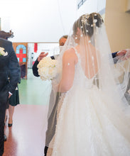 C2024-FF523: vestido de novia ajustado estilo sirena con adornos florales en 3D y falda desmontable