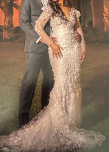C2024-LS227V - vestido de novia entallado de manga larga con escote en pico abierto