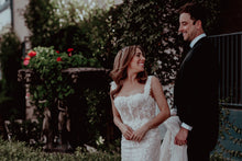 C2024-LC338 - Vestido de novia de encaje y pedrería con tirantes y cuerpo corsé