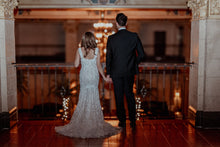 C2024-LC338 - Vestido de novia de encaje y pedrería con tirantes y cuerpo corsé