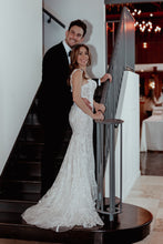 C2024-LC338 - Vestido de novia de encaje y pedrería con tirantes y cuerpo corsé