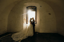 C2024-PS511 - Vestido de novia de talla grande sin tirantes con corte imperio y cola de falda desmontable
