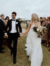 C2024-SF518 - fitted strapless wedding gown with sweetheart bustline