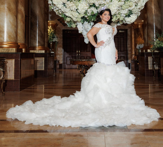 C2025-EA2915 - Off the shoulder mermaid fitted wedding gown