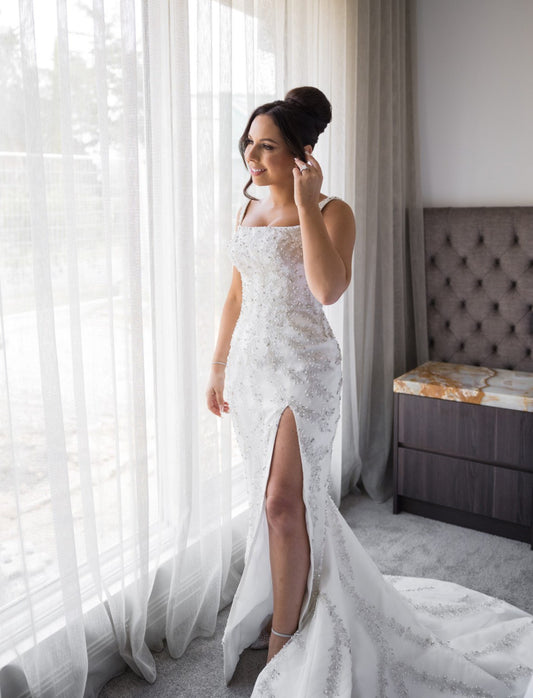 C2025-1104 - sleeveless beaded wedding gown