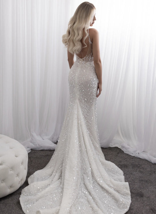C2025-LDG-911 - beaded sleeveless v-neck wedding gown