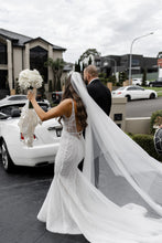 C2023-BSS73 - vestido de novia ajustado con pedrería y tirantes finos sin espalda