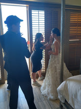 C2022-AL022 - Vestido de novia evasé con tirantes finos y motivo floral