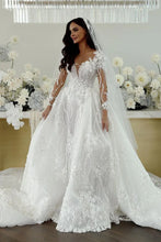 C2024-LSV11 - robe de mariée transparente à manches longues avec décolleté illusion et jambe fendue