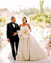 C2023-LSF91G - Vestido de novia de manga larga transparente con escote ilusión y pedrería