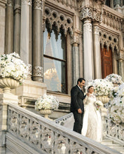 C2023-LS68x - Vestido de novia de encaje de manga larga con pedrería y escote ilusión transparente