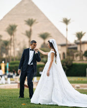 C2023-OS41H - robe de mariée formelle à épaules dénudées et perles