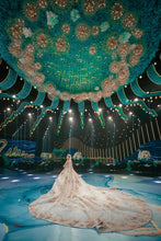 C2023-FBG88 - Vestido de novia formal sin tirantes con motivo floral en 3D y cola catedral