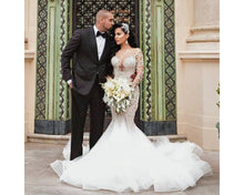 C2022-LS77 - Robe de mariée ajustée couture à manches longues et perles