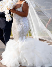 C2023-SC41F - vestido de novia ajustado y con vuelo con cuentas de cristal de Swarovski y escote redondo