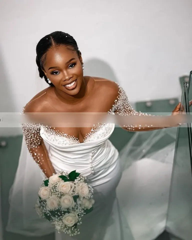 C2023-SLS751 - robe de mariée à manches longues et épaules dénudées avec perles de cristal swarovski transparent