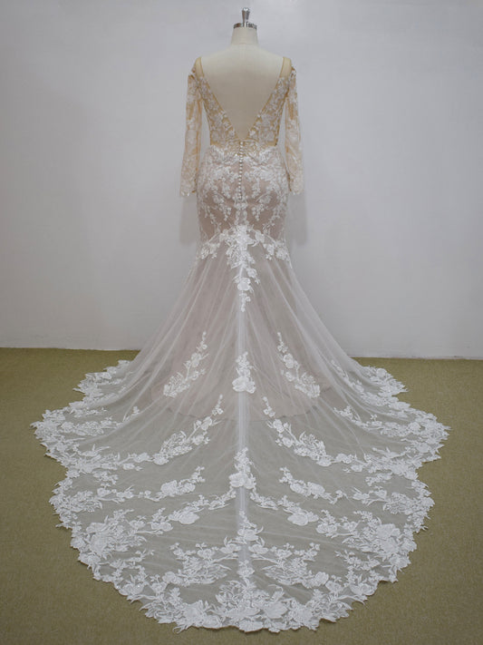 Style MA21015 - Robe de mariée en dentelle à manches longues et pure illusion nue