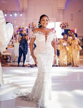 C2024-LSB78 - Vestido de novia transparente de pedrería, manga larga, escote ilusión y cola desmontable