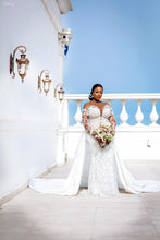 C2024-LSB78 - Vestido de novia transparente de pedrería, manga larga, escote ilusión y cola desmontable