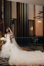 C2023-OSF87 - vestido de novia con hombros descubiertos, sin tirantes, ajustado a vuelo, con cordones en la espalda y cola con volantes en la parte inferior