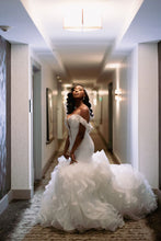 C2023-OSF87 - vestido de novia con hombros descubiertos, sin tirantes, ajustado a vuelo, con cordones en la espalda y cola con volantes en la parte inferior