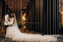 C2023-OSF87 - vestido de novia con hombros descubiertos, sin tirantes, ajustado a vuelo, con cordones en la espalda y cola con volantes en la parte inferior