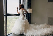 C2023-OSF87 - vestido de novia con hombros descubiertos, sin tirantes, ajustado a vuelo, con cordones en la espalda y cola con volantes en la parte inferior