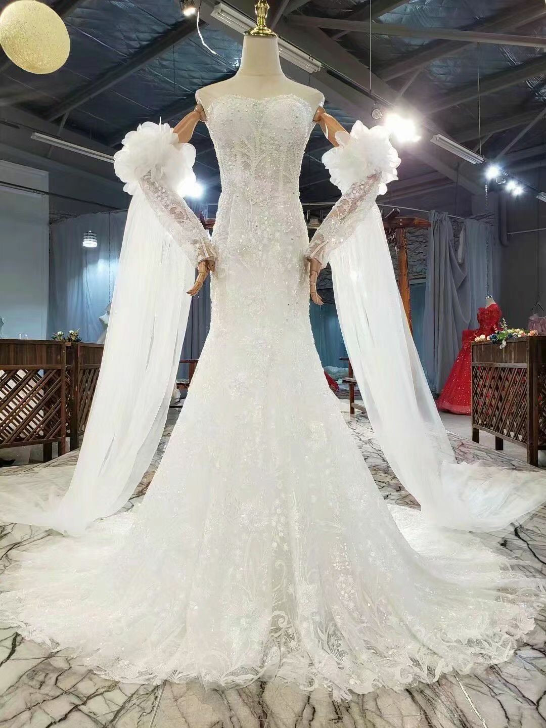 Estilo 0809-4 Vestido de novia halter con mangas