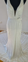 C2023-svb888 - sleeveless sexy v-neck bugle beaded wedding gown