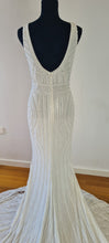 C2023-svb888 - sleeveless sexy v-neck bugle beaded wedding gown
