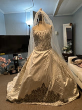 C2023-FB1109 vestido de novia formal sin tirantes con cuentas y cola catedral escalonada